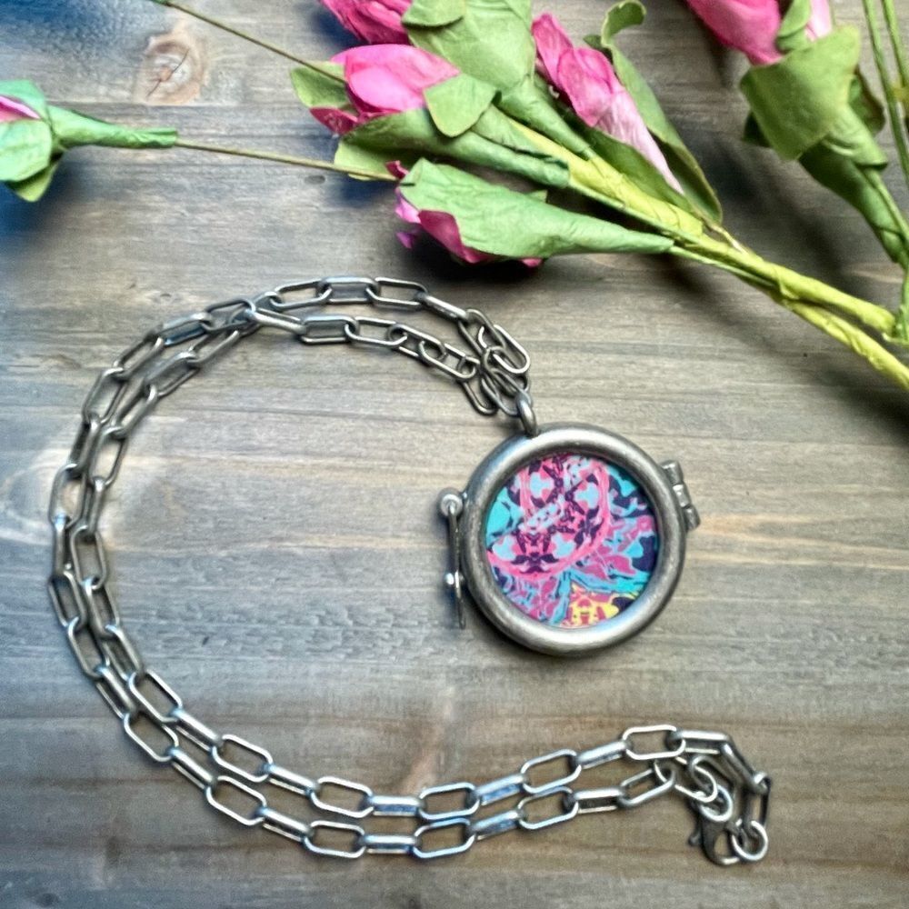 Brushed Silver 18in chain and Photo/Frame Pendant